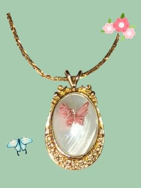 Mother of Pearl Goldtone Pendant w/ Pink Butterfly on Chain